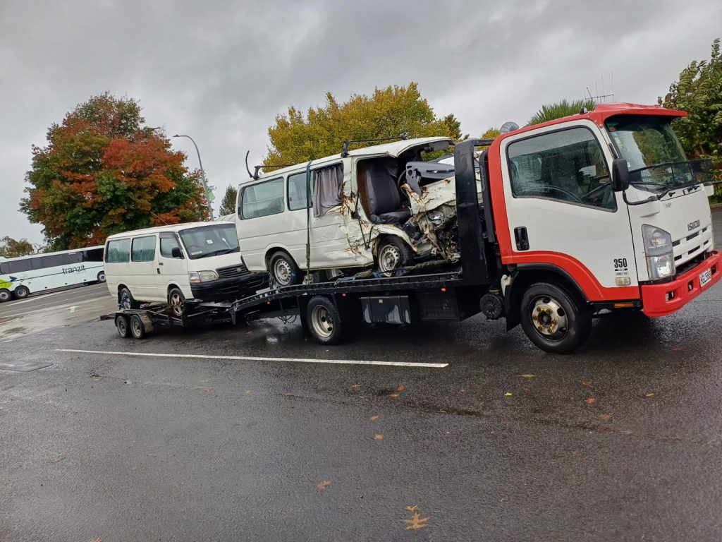 car wrecker, cash for cars, free car removal